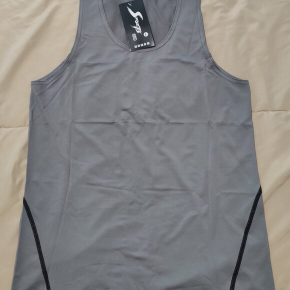 Men's Large Moisture Wicking Tagless Tank Undershirts - Picture 4 of 4